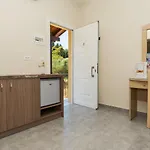 Rose Club Aparthotel 3*