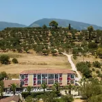 Rose Club Aparthotel 3*