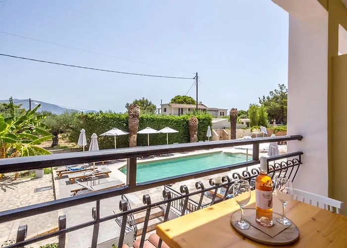 Rose Club Aparthotel 4*