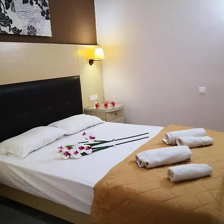 Ξενοδοχείο με διαμερίσματα Rose Club Λαγανάς