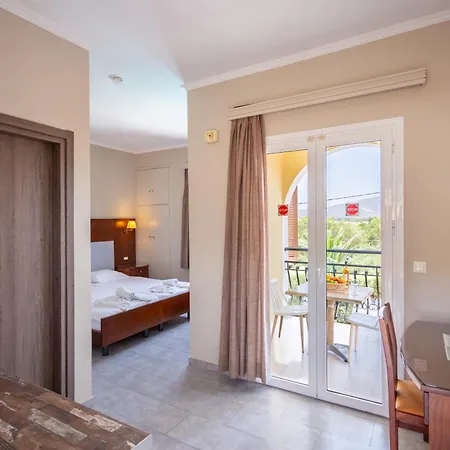 Ξενοδοχείο με διαμερίσματα Rose Club