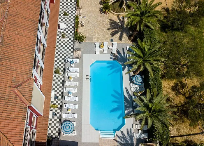 Rose Club Aparthotel